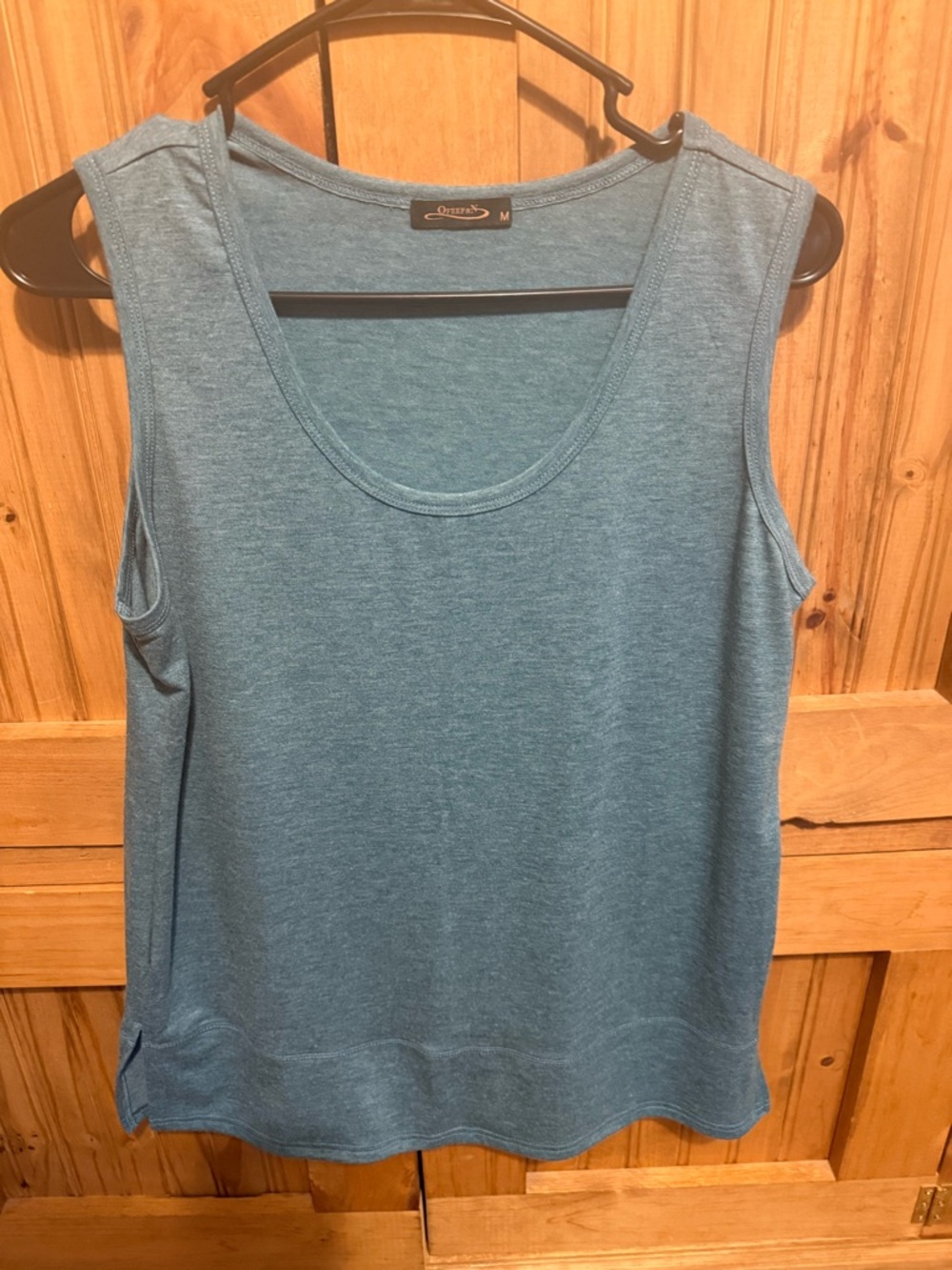 Sleeveless Scoop Neck Tank Top - Blue